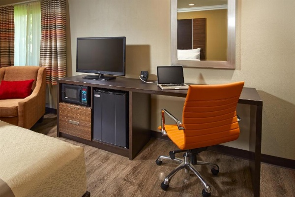 Eden Roc Inn & Suites near the Maingate image 21